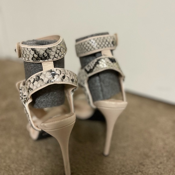 Cape Robbin Stiletto Heel - Picture 2 of 4